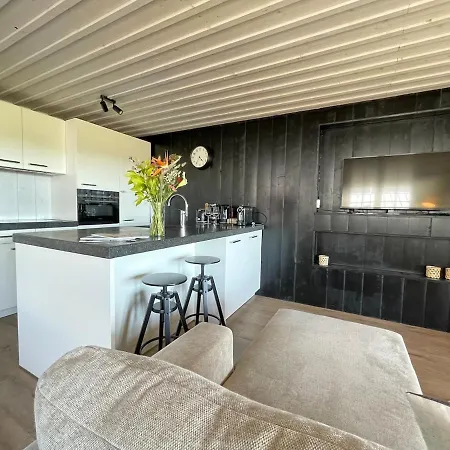 شقة De Tuinkamer