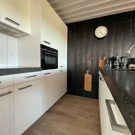 شقة De Tuinkamer