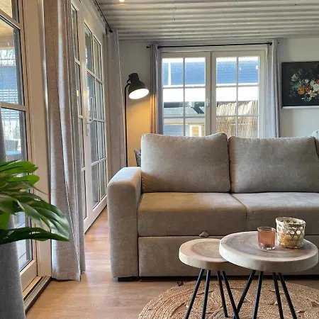 شقة De Tuinkamer